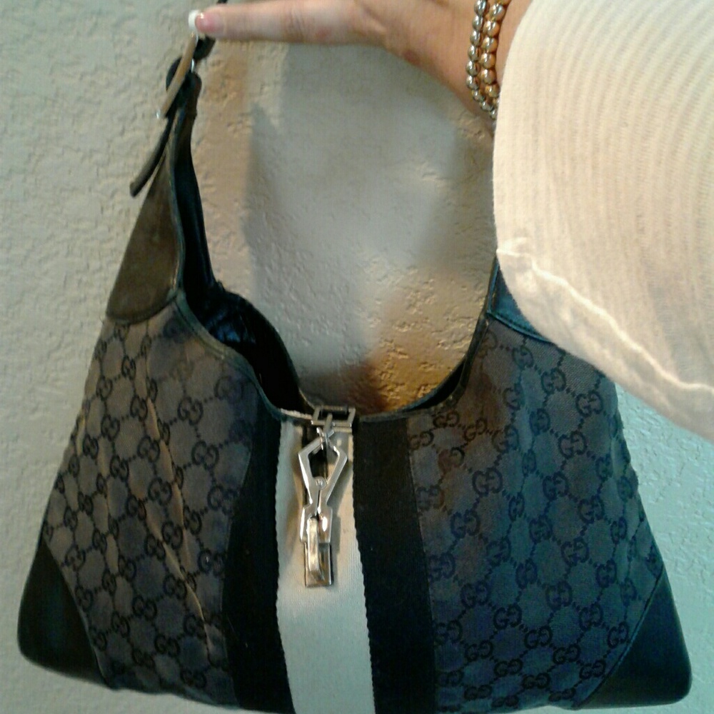 BUNDLE OF PURSE !!!!!  Gucci shoulder purse