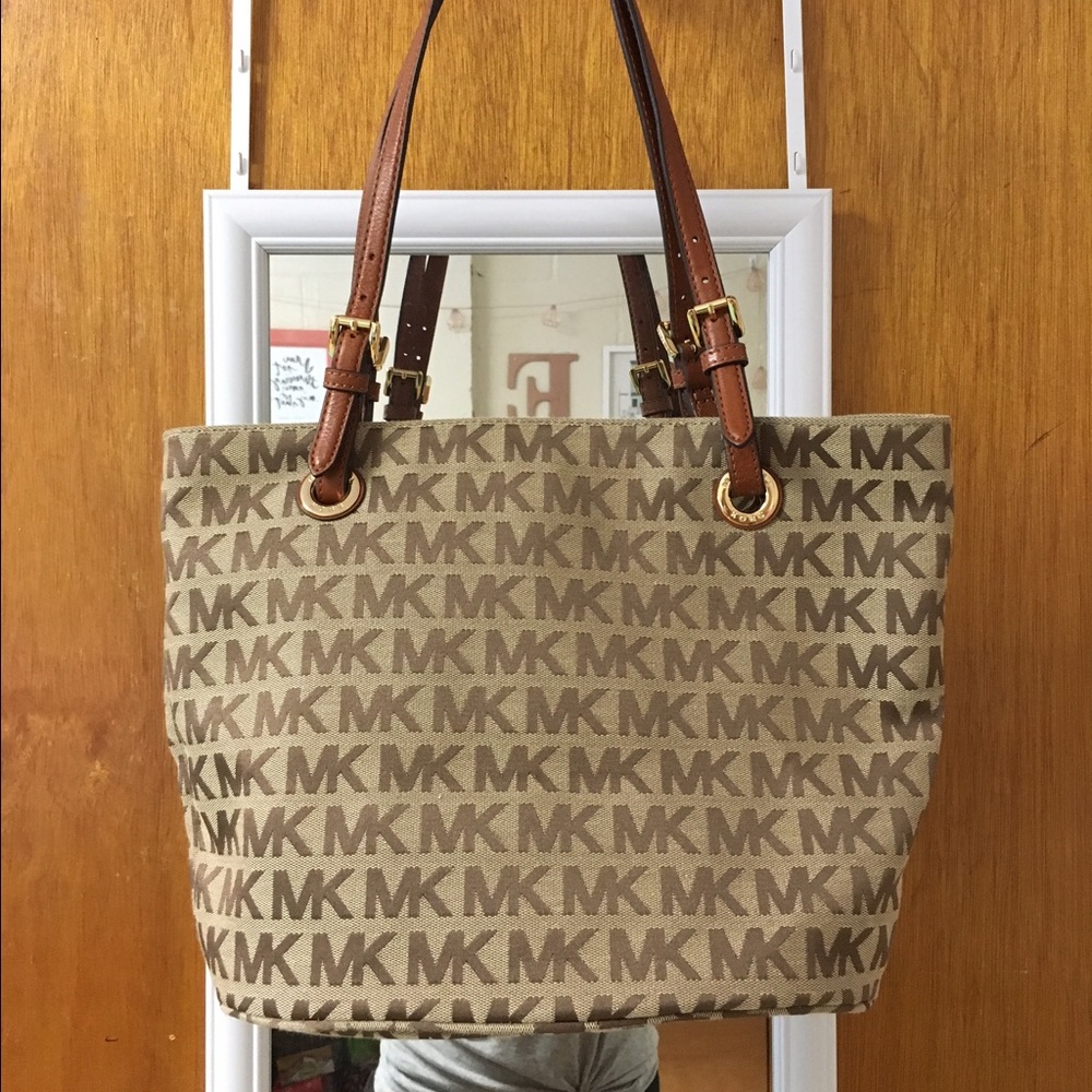 Michael Kors Jet Set Medium in chestnut