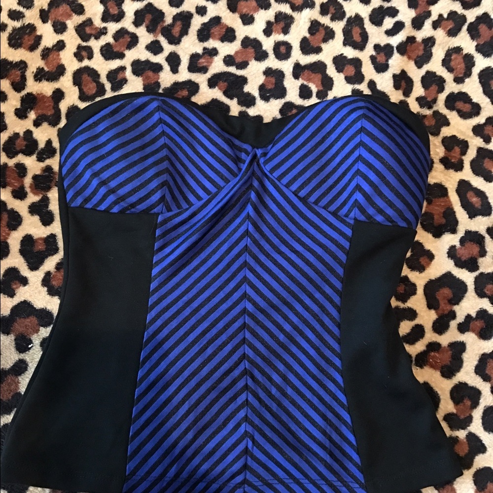 2b Bebe medium strapless Peplum top with side zip