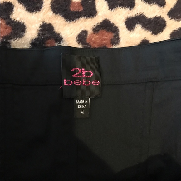 2b Bebe medium strapless Peplum top with side zip - Picture 4 of 5