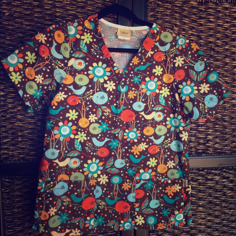 Lot of 7 Tafford XS scrub tops.(BB)