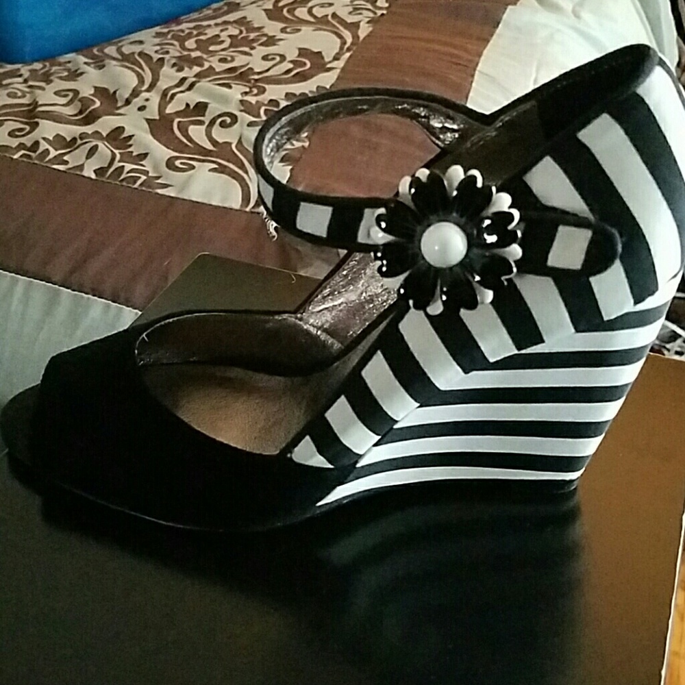 Beverly Feldman Wedge Shoe