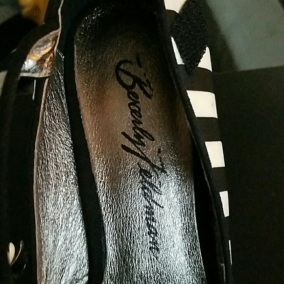Beverly Feldman Wedge Shoe - Picture 3 of 4