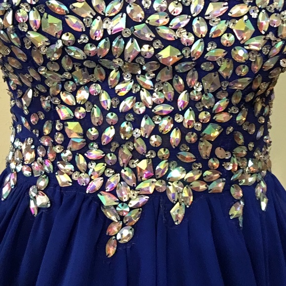 Worn once for prom! - Picture 4 of 5