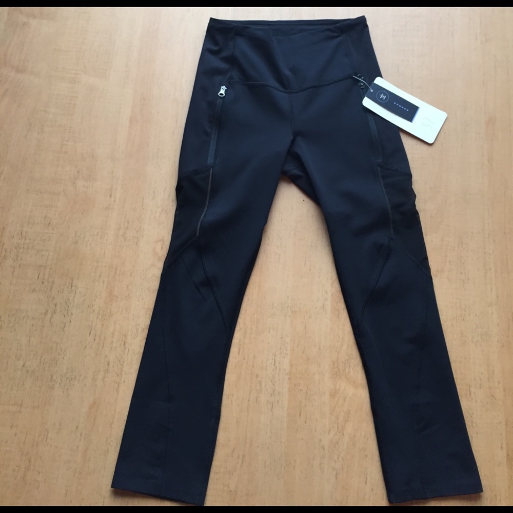 Lululemon 4 rush hour crop