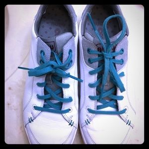 ANHU SNEAKERS SIZE 8 WOMEN'S GUC