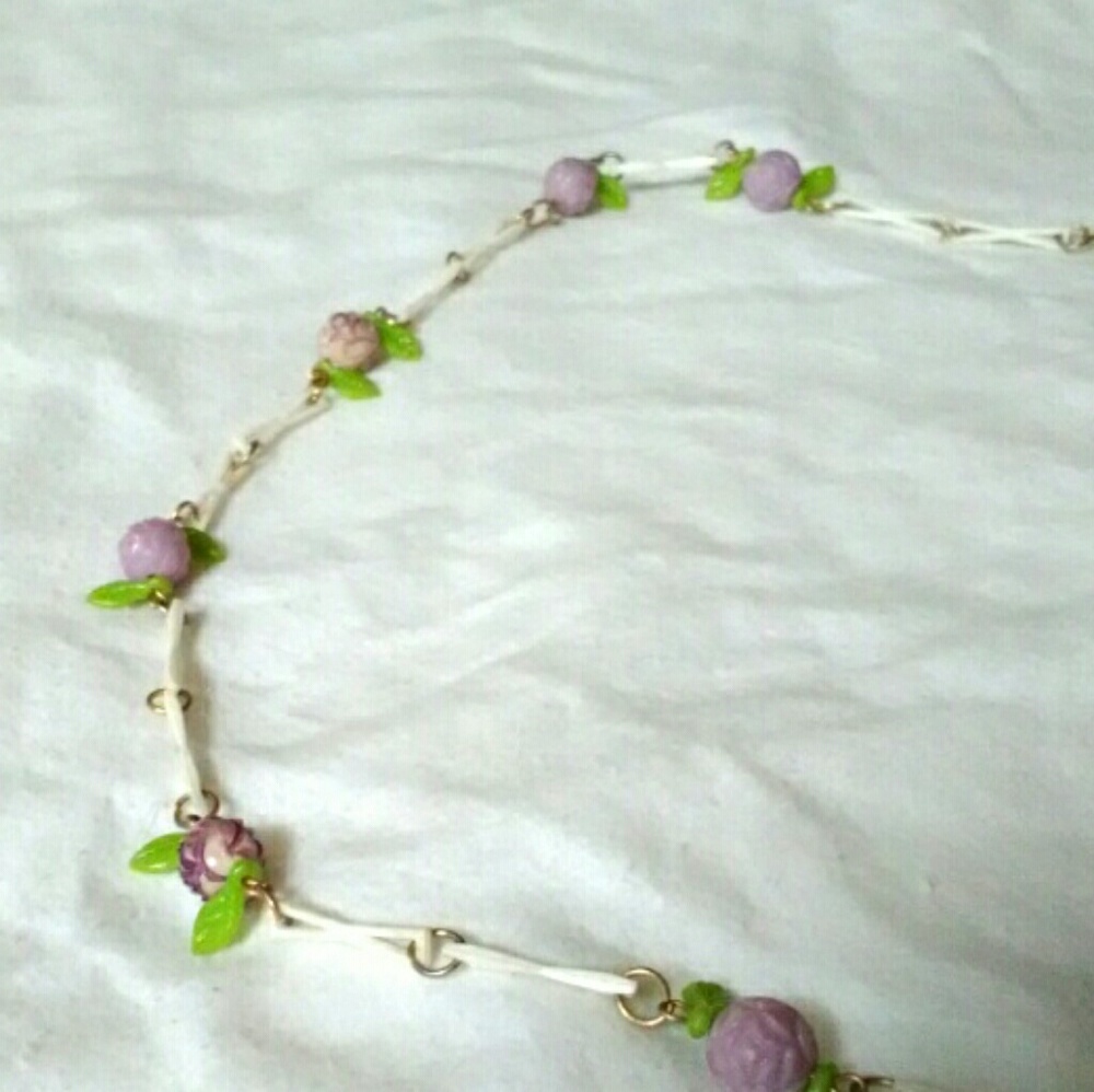 Vintage Purple Flower Plastic Necklace
