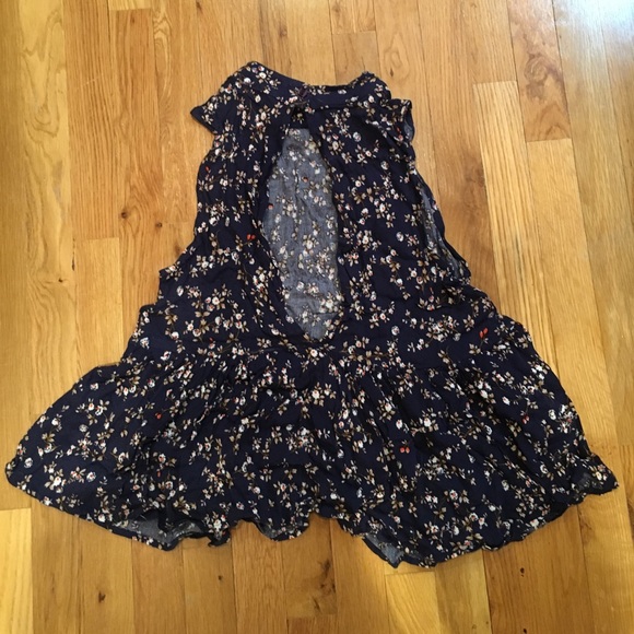 KLD-signature vintage flowing halter floral top - Picture 2 of 2