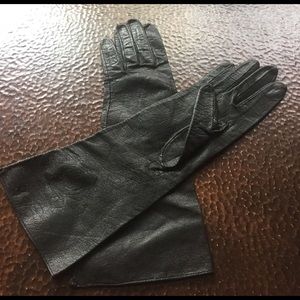 Extra small leather black long gloves. NEW