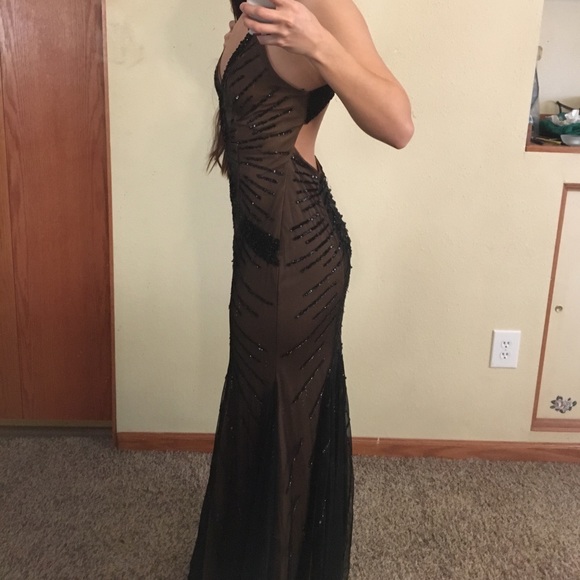 Worn once for prom! - Picture 3 of 6