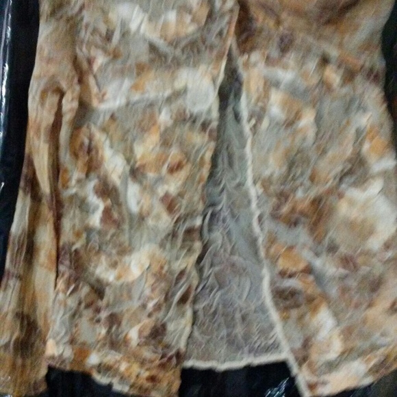 Blouse versatile worn w/ tank top; camisole - Picture 2 of 4