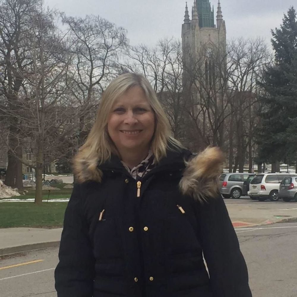 Meet your Posher, Victoria