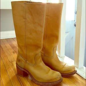 Frye Campus 14L Boots in Banana Leather, size 7