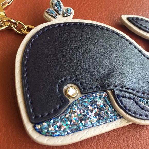 Kate Spade Whale Keychain - Picture 7 of 8