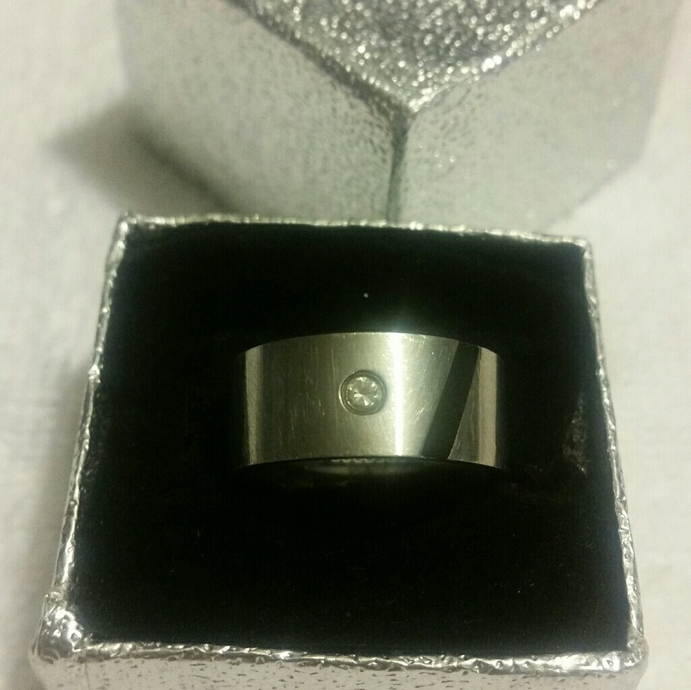 Men's Edge Force wedding band size 8