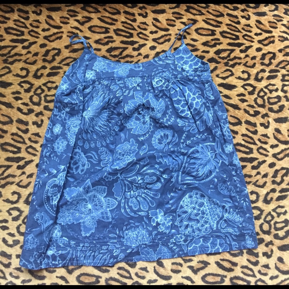 Adorable spaghetti strap top with floral design