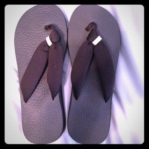 Zealand black sandals