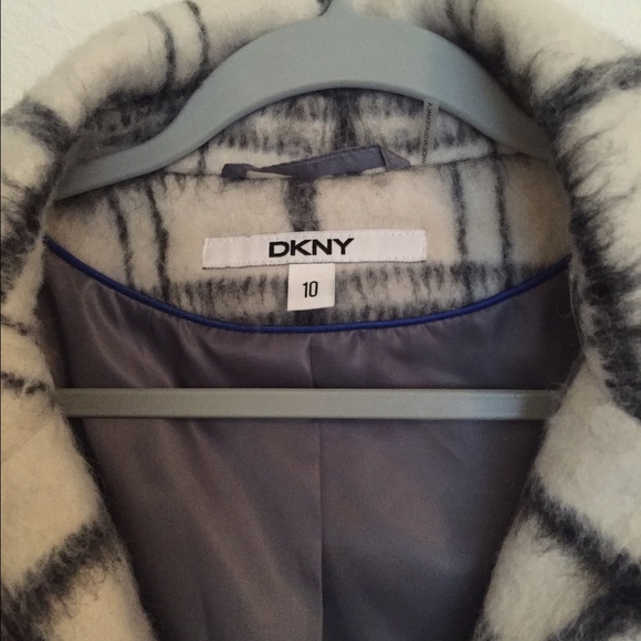 DKNY Trench Coat - Picture 3 of 4