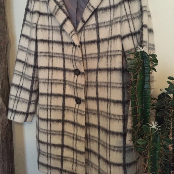 DKNY Trench Coat - Picture 4 of 4