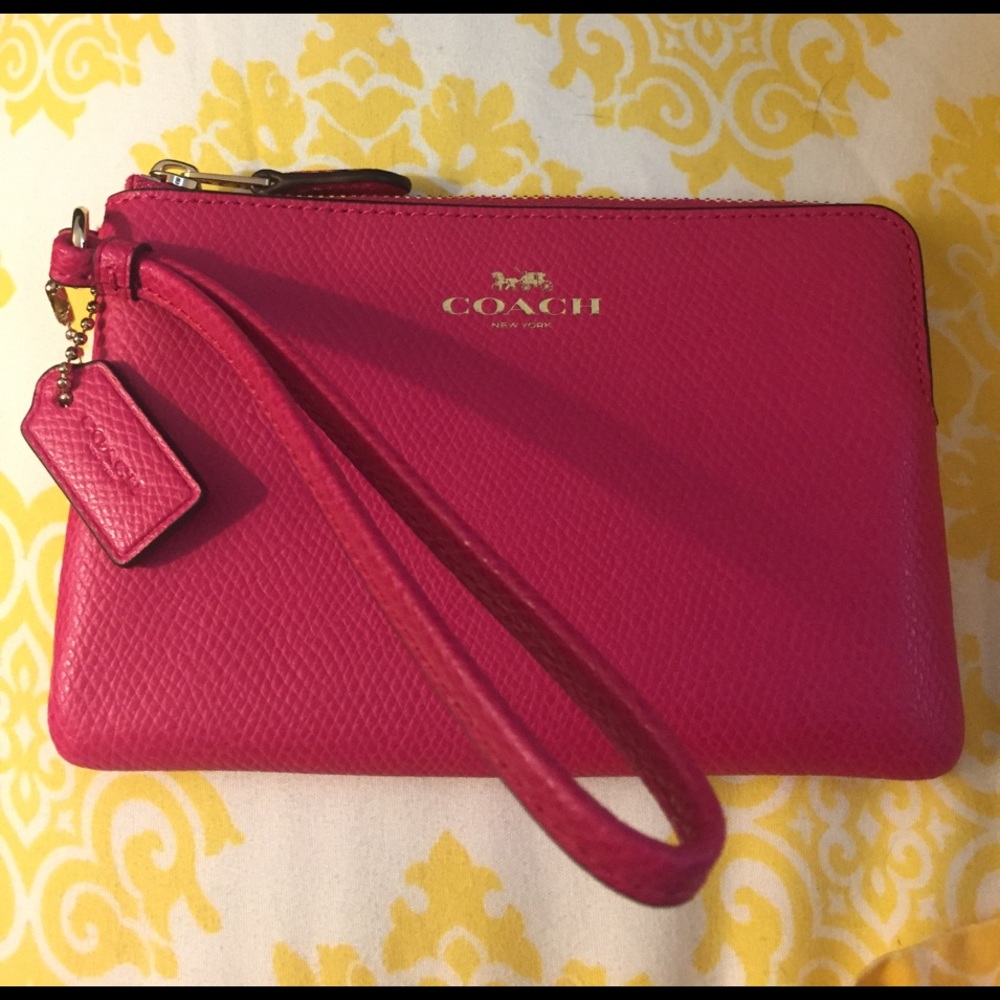 NWOT Coach Pink Wristlet