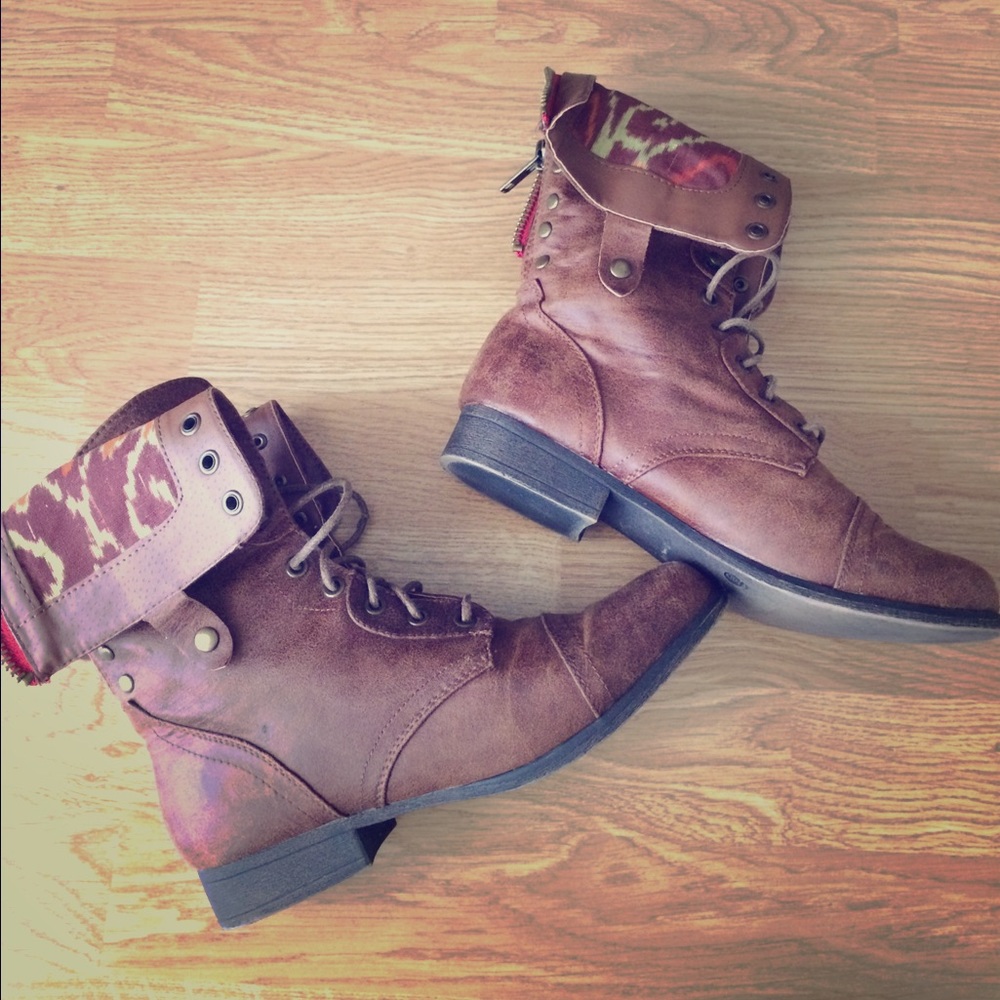 Madden Girl Lace-Up Combat Boots (Brown)