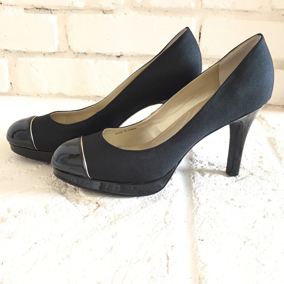 Tahari Laurie Cap Toe Pump - Picture 2 of 4