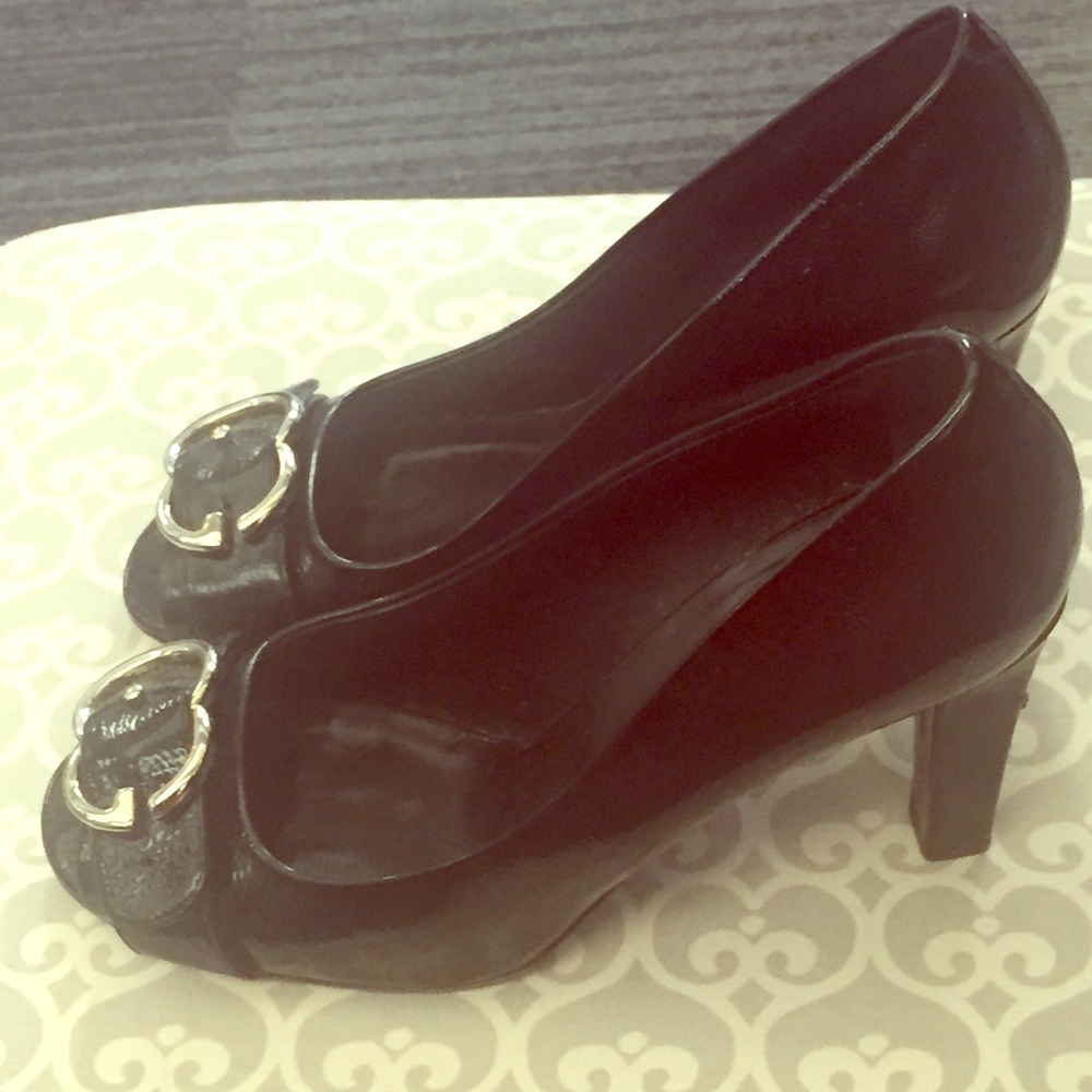 GUCCI Patent Leather Interlocking G Peep Toe Pump
