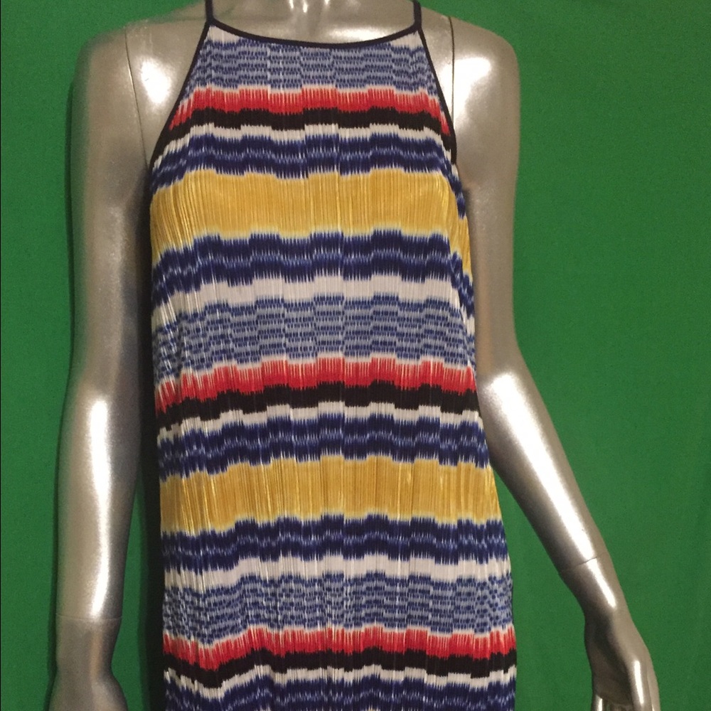 NWT VINCE CAMUTO JAGGED STRIPED PLEATED HALTER TOP - Picture 2 of 2
