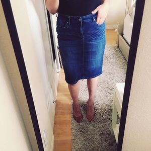 Gap Knee Length Jean Skirt