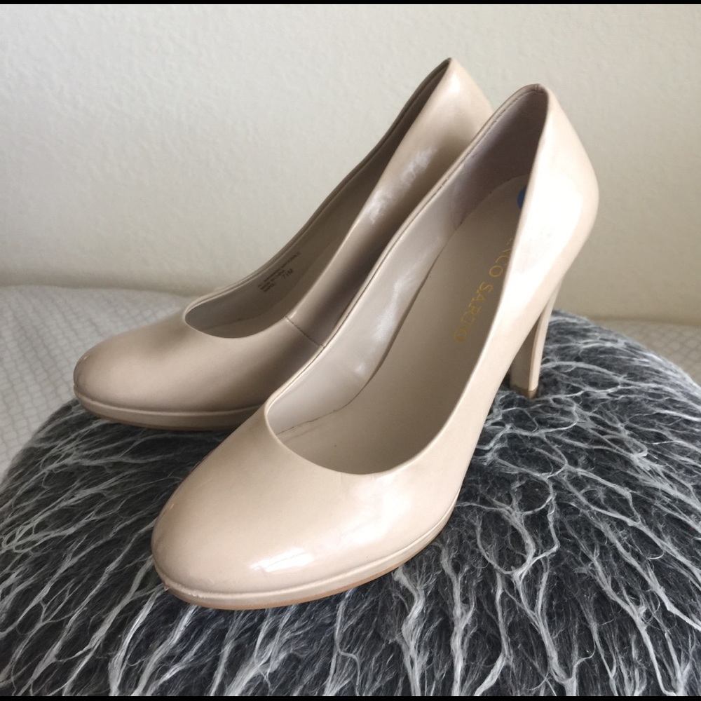 Franco Sarto nude patent pumps size 7.5