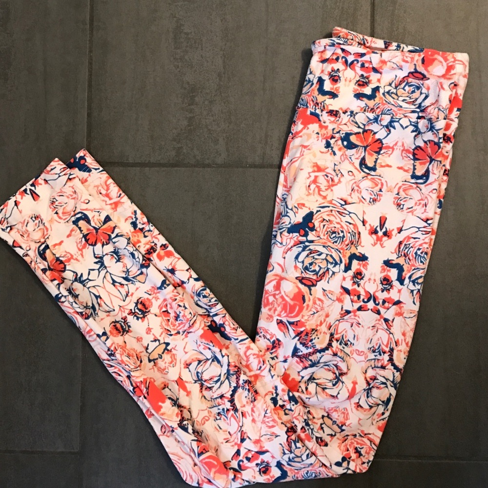 Lularoe Butterflies and Roses 🌹 🦋
