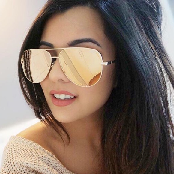 🚨1 HR SALE🚨HIGH KEY QUAY x Desi sunglasses -GOLD - Picture 4 of 8