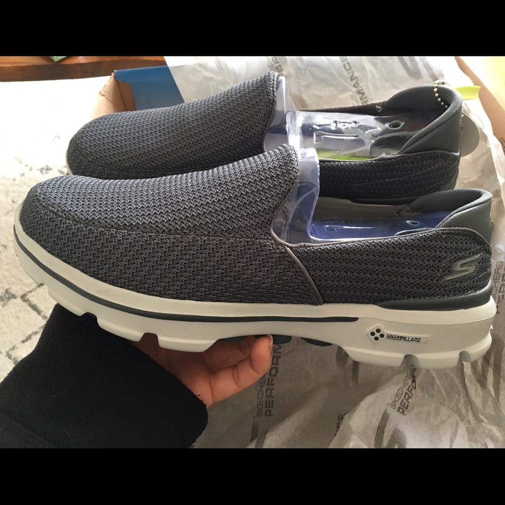 Sketchers Go Walk 3 Men's size 7.5 Charcoal