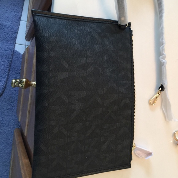 NEW MICHAEL KORS Darkblue CLUTCH MK SIGNATURE LOGO - Picture 5 of 7