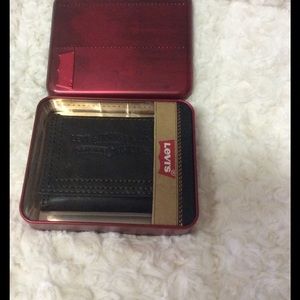 Levi's men's wallet