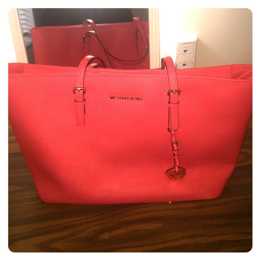 Michael Kors Purse $100 CHEAPER!!!!!