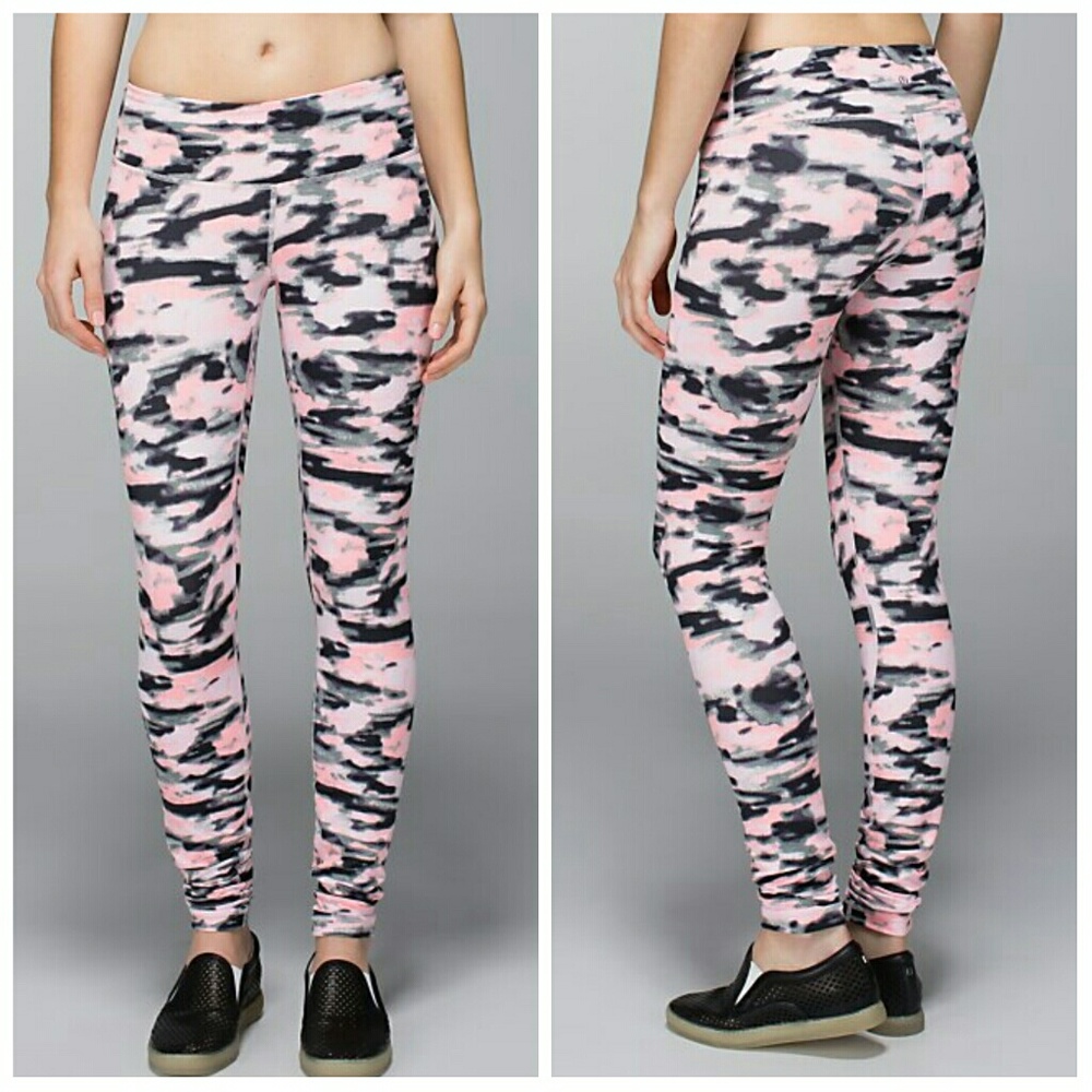 Lululemon Wamo Camo Full length Wunder Under