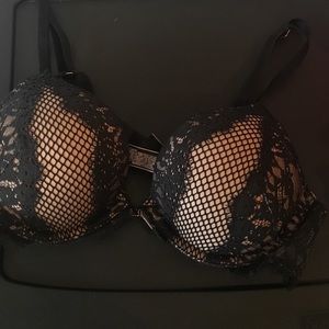 Black laced Victoria secret bombshell bra