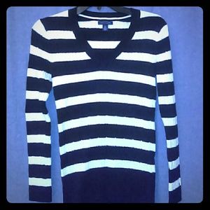 Tommy Hilfiger V-Neck sweater