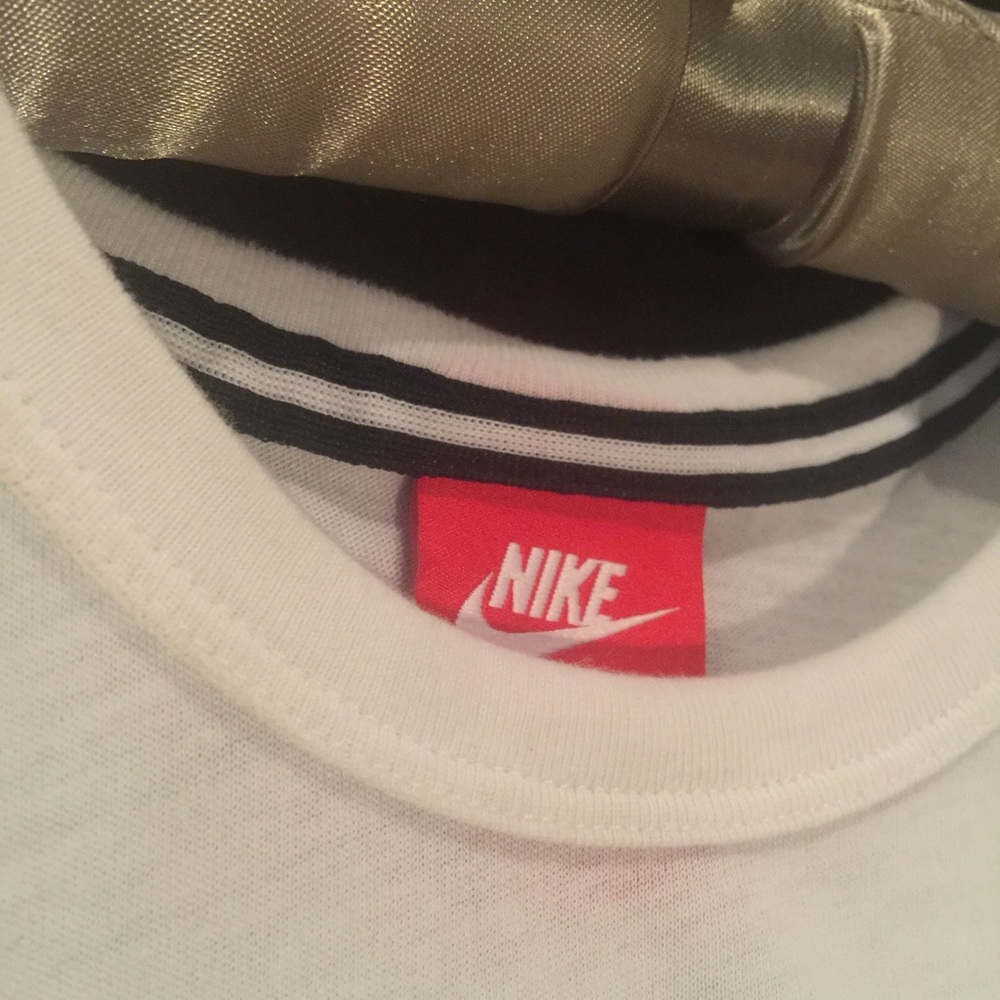 Nike Crop Top - Picture 3 of 3