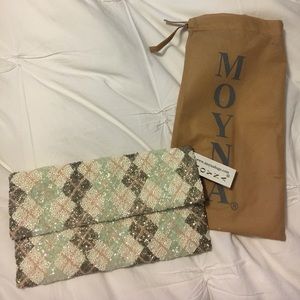 Moyna clutch