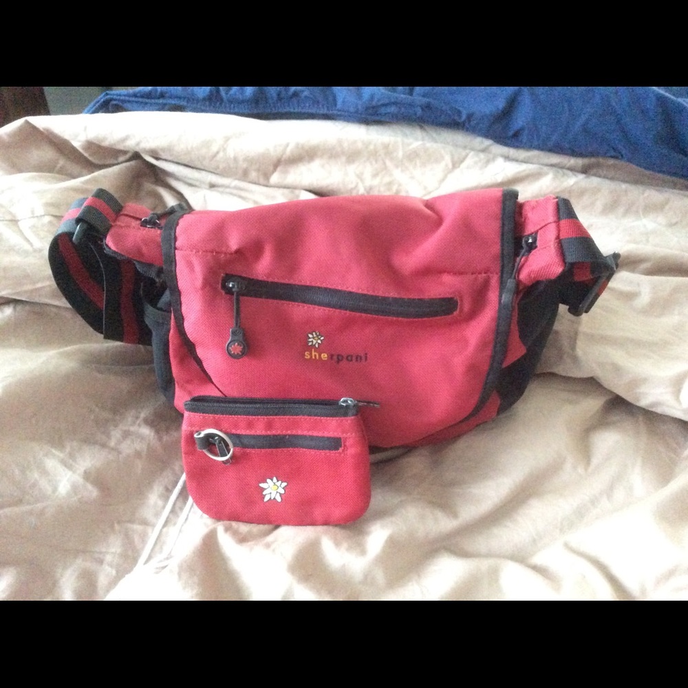 Sherpani gently used purse.