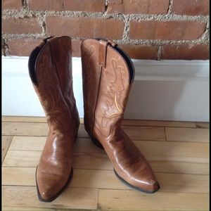Dingo cowgirl boots. Size 8 1/2