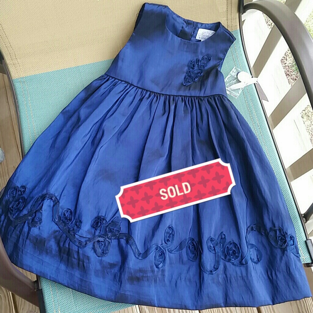 *SOLD*  Heirlooms stunning formal dress 24m