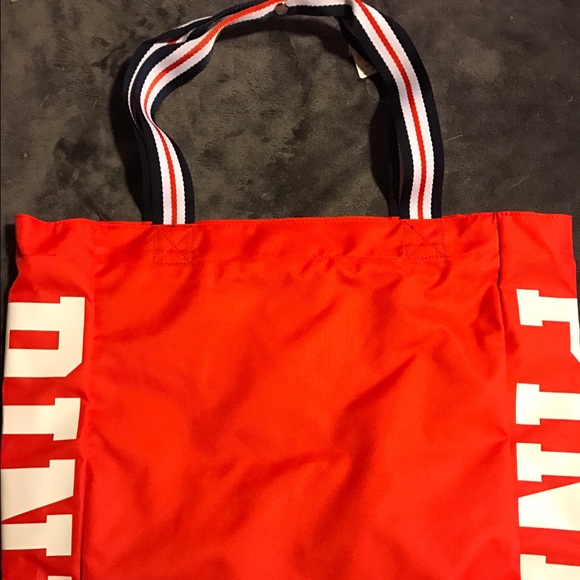 BNWT Pink Victoria'sSecret Zippered Tote w/Handles - Picture 3 of 4