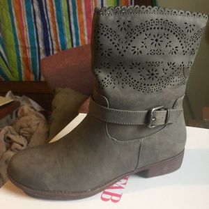 Brand New! Taupe ankle boots.