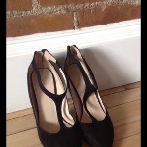 Nine W. suede black heels
