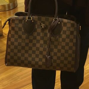 Meet your Posher, Gina