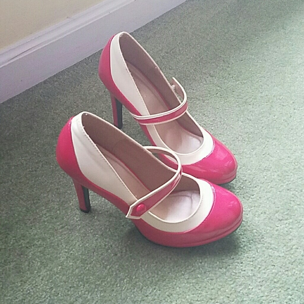 2 HOUR SALE! Cheery Red and Cream Modcloth heels