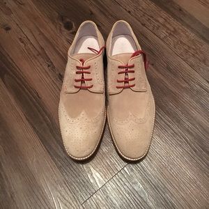 Kenneth Cole beige oxfords